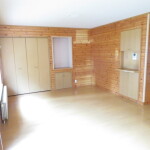 大きな窓から日差しが入ります。(リビング)