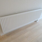 セントラルパネルヒーターが全室にあり、場所を取らず暖かです。(洋室)