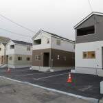 閑静な住宅地に立地(外観)